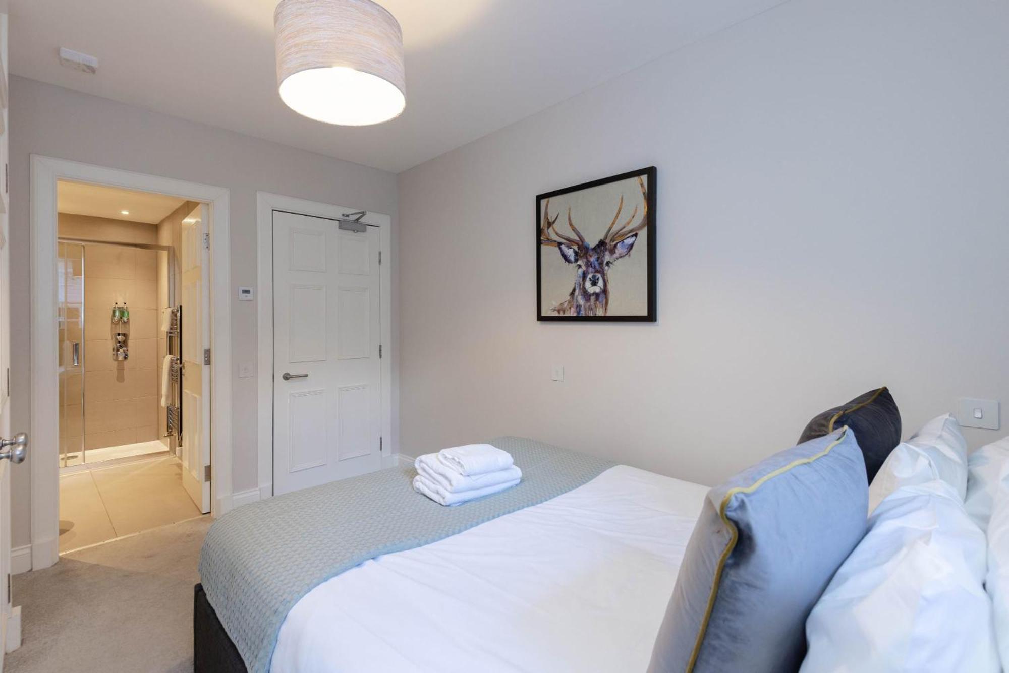 Dragon Suites - Edinburgh City Centre 2 Bed Apartment Edimburgo Exterior foto