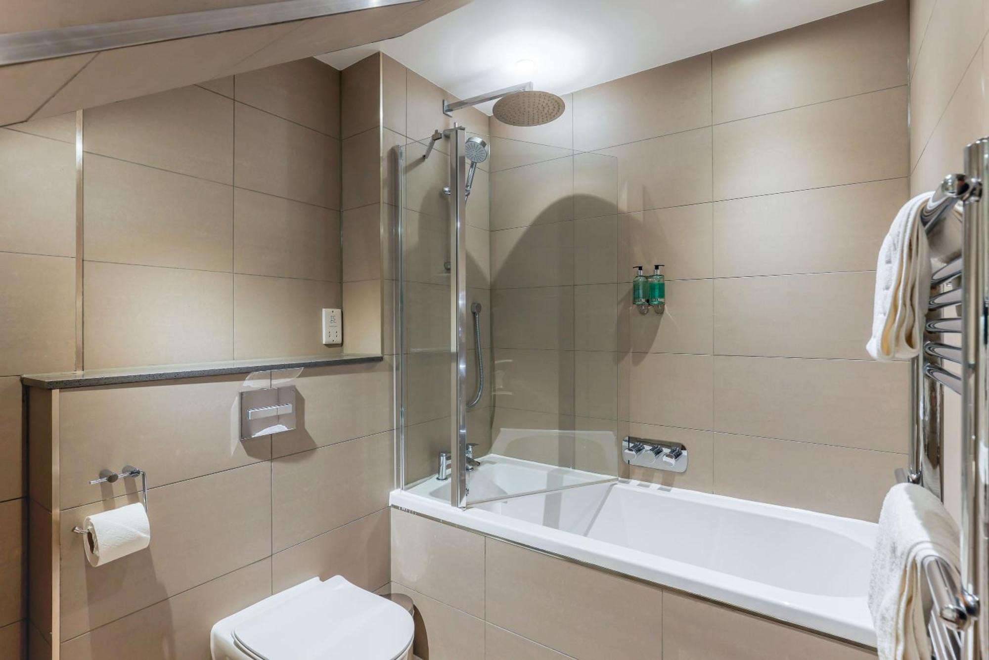 Dragon Suites - Edinburgh City Centre 2 Bed Apartment Edimburgo Exterior foto